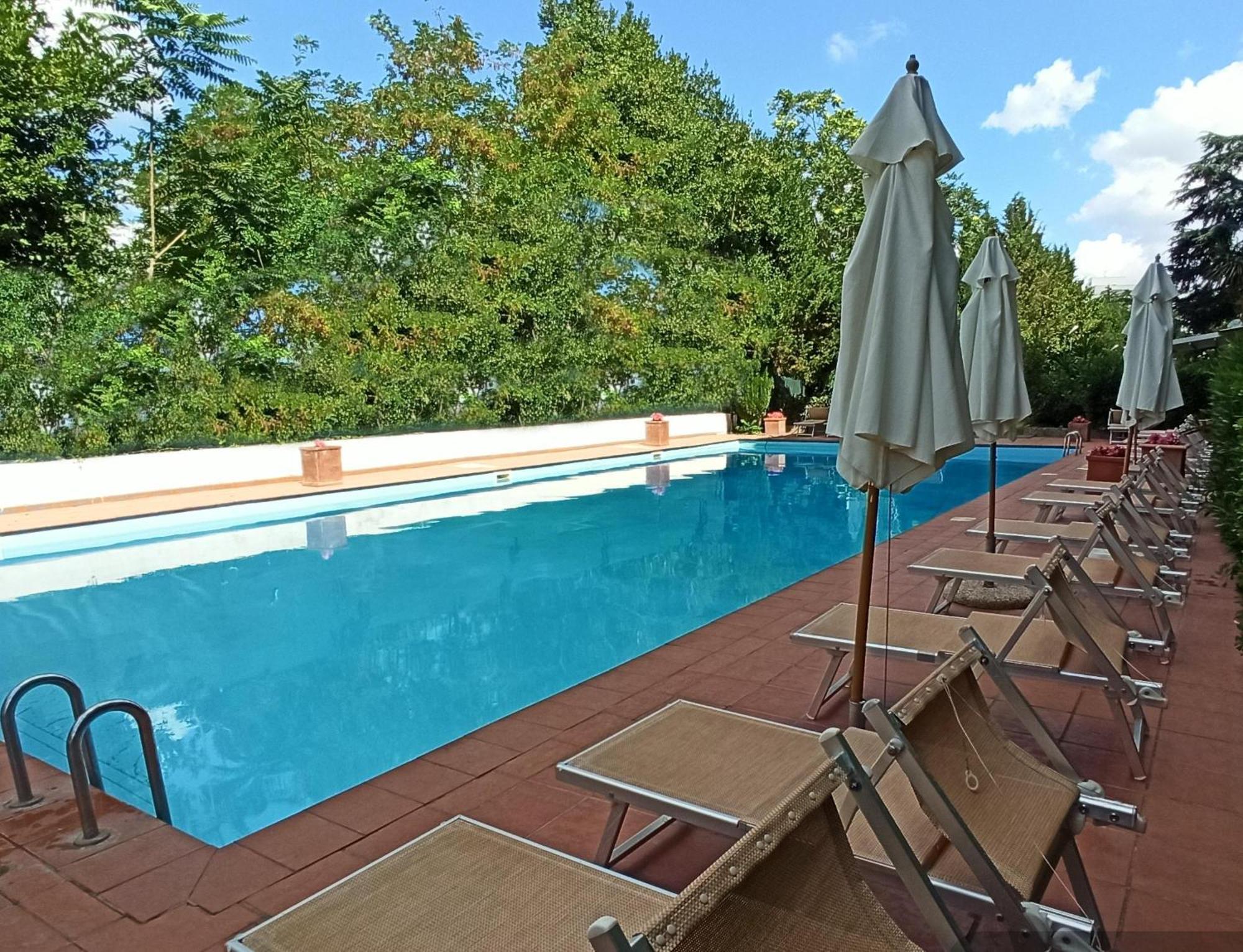 Aurelia Antica Terrace Apt Free Pool And Parking ローマ エクステリア 写真